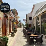 Chariandry Court * Pissouri