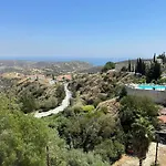 Apartament Chariandry Court