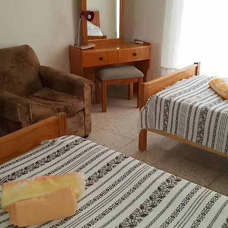 Apartment Chariandry Court *