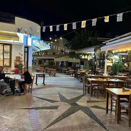 Chariandry Court Lejlighed *