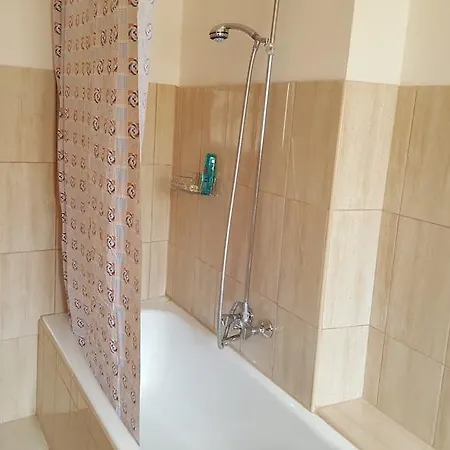 Chariandry Court بيسوري