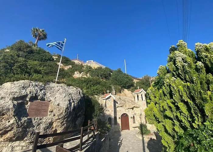 Chariandry Court * Pissouri