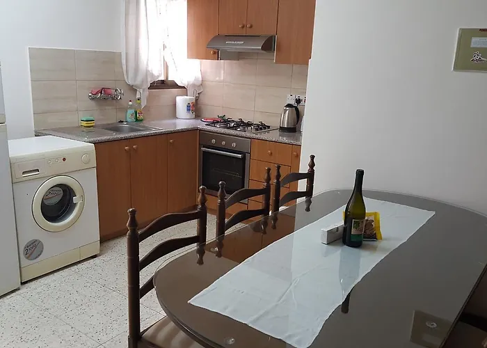 Chariandry Court Apartmán *